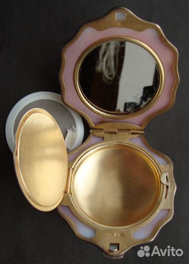 Пудреница. Ракушка. 875 проба. В родной коробке