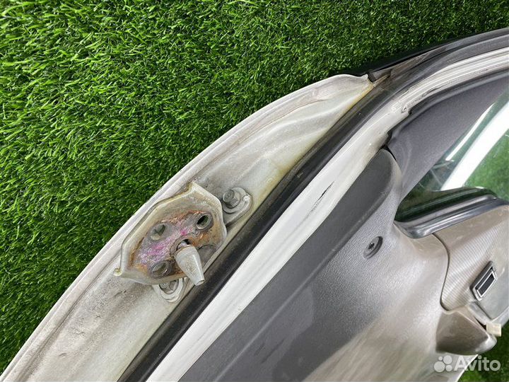 Петли двери передние правые Mazda Bongo SK22M R2