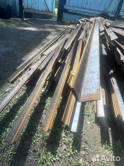 Уголок металлический 20х20