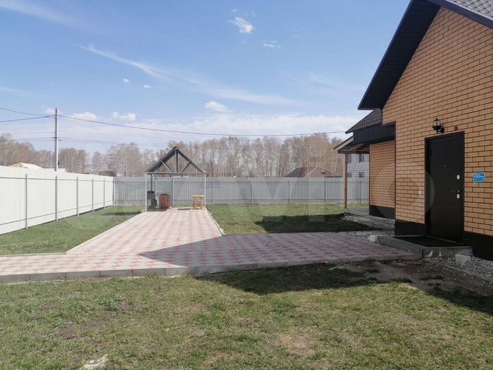 Коттедж 150 м² на участке 11 сот.