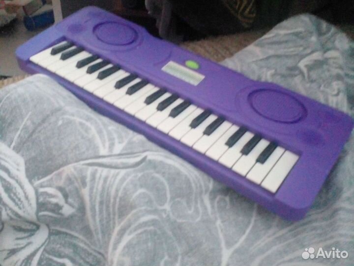 Первый синтезатор-Игрушка. Очень хорошее состояние