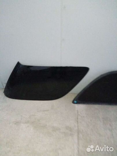 Toyota RAV4 2002 г дверные кузовные стёкла