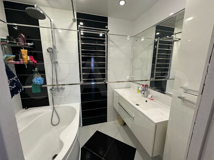 3-к. квартира, 83 м², 2/19 эт.