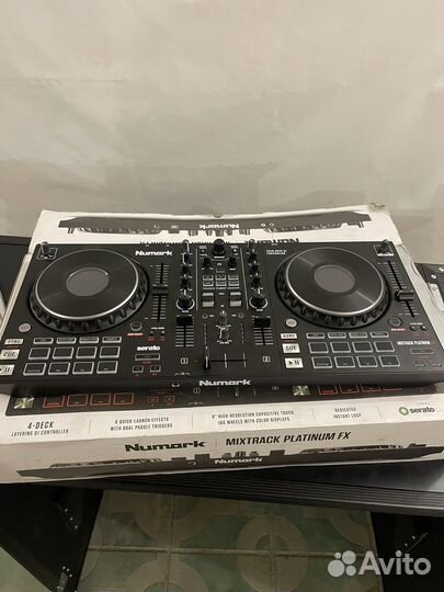 Dj контролер Numark Mixtrack Platinum FX