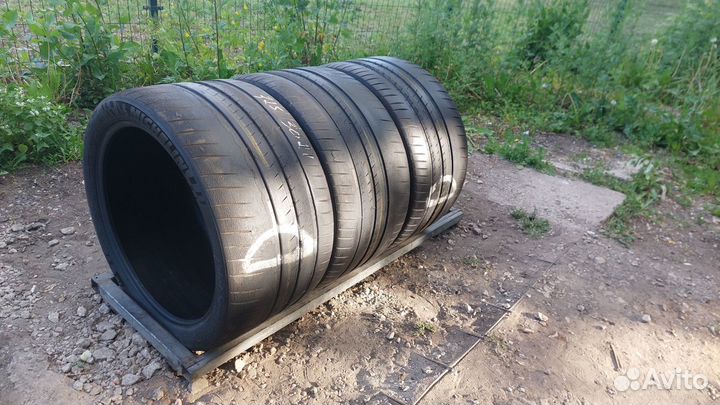 Michelin Pilot Sport Cup 2 325/30 R21