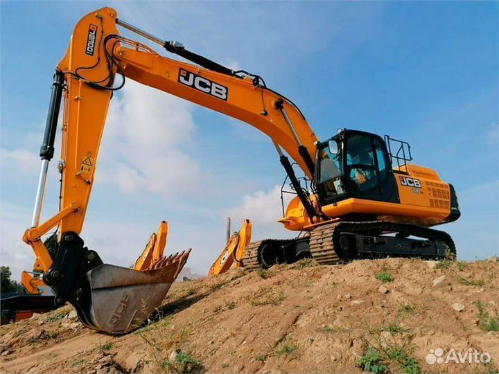 Стекло лобовое верхнее для экскаваторов JCB