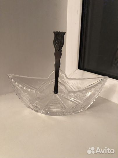 Продам хрустальную вазу с мельхиором