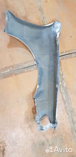 Крыло левое Тойота чазер 1998г