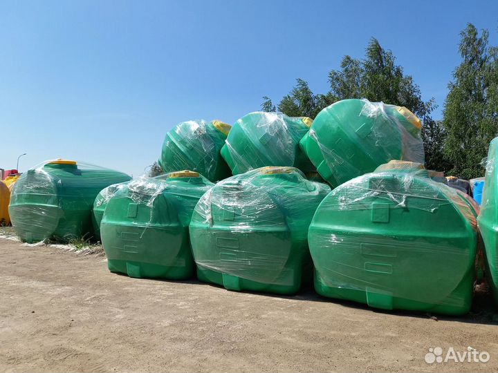 Бочки прочные пластиковые 2000 литров