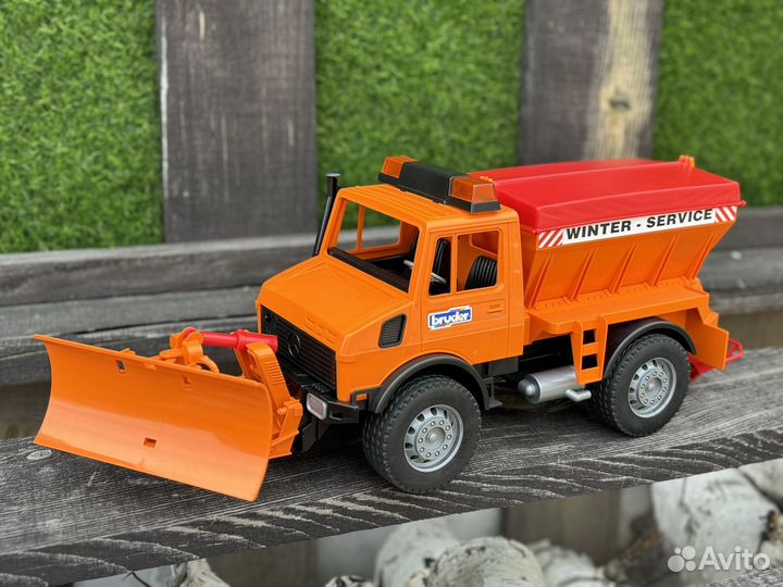 Снегоуборщик Bruder
