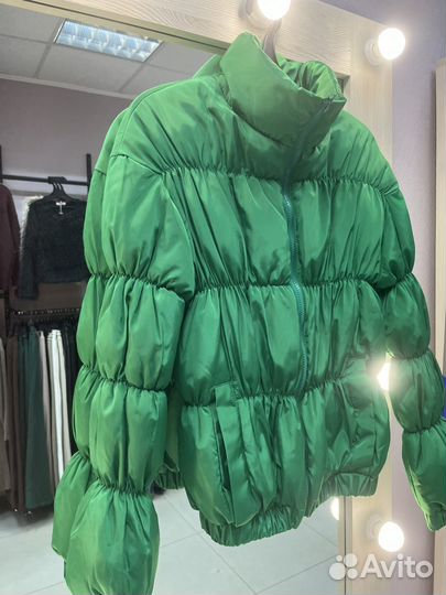 Куртка на весну новая