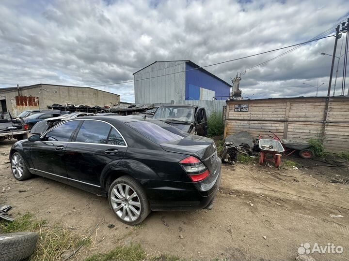 В разборе Mercedes Benz W221 5,5 2005