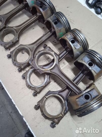 Поршень с шатуном audi a8 d2 ауди а8 д2 akg 4,2