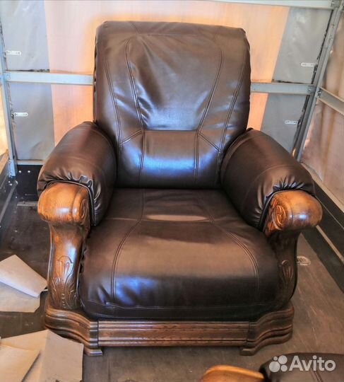 Перетяжка и ремонт мягкой мебели на дому