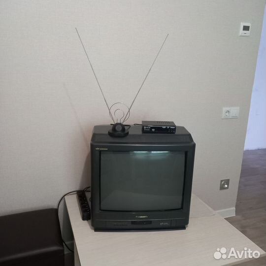 Телевизор panasonic, приставка, антенна