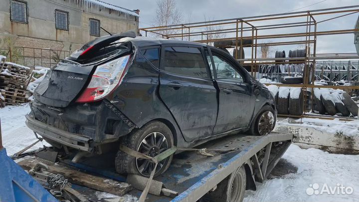 Накладка двери задней левой Hyundai Solaris 83830