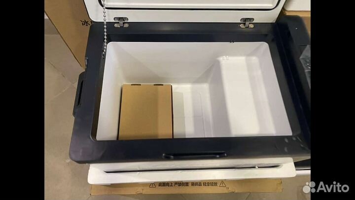 Автомобильный компрессорный холодильник 12-24 V