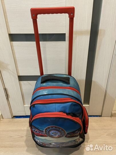 Ранец школьный на колесиках