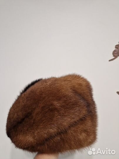 Женская зимняя меховая шапка