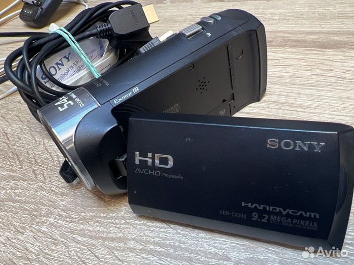 Видеокамера Sony HDR-cx240e