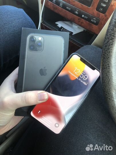 Телефон iPhone 11 про