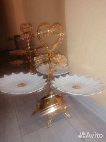 Конфетница на ножке