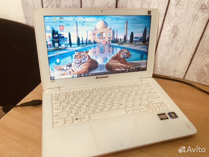 Розовый и красивый ультрабук Lenovo Ideapad S206