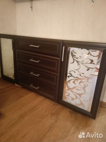 Полка настенная навесная