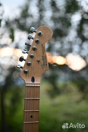 Fender Standard Stratocaster электрогитара