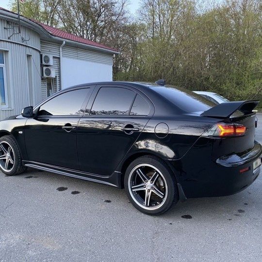 Mitsubishi Lancer: фото владельца