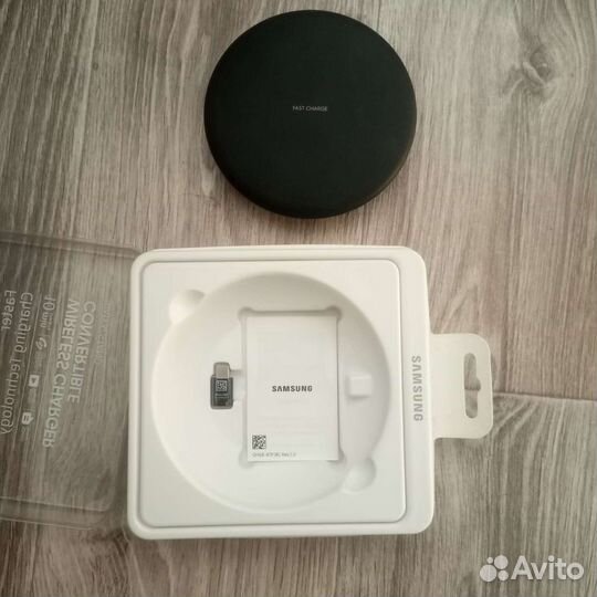 Беспроводная зарядка samsung EP-PG950