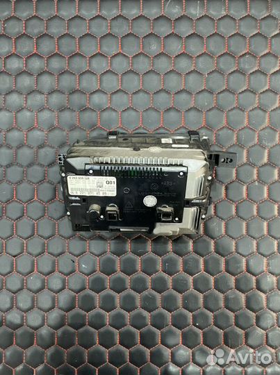 Монитор информационный Mercedes W221