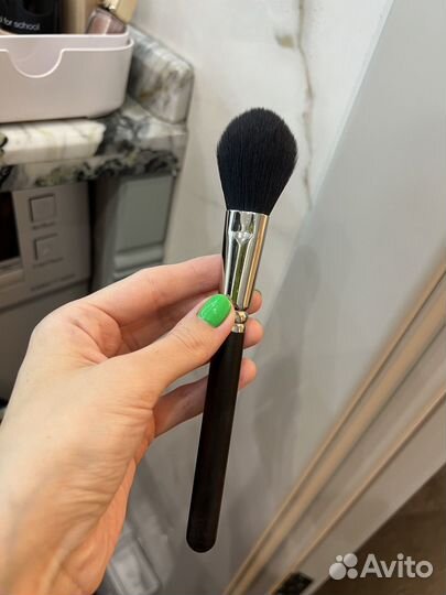 Кисть MAC 129S для румян, пудры