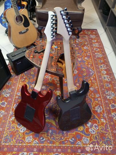 Электрическая гитара рокет новая красная и черная