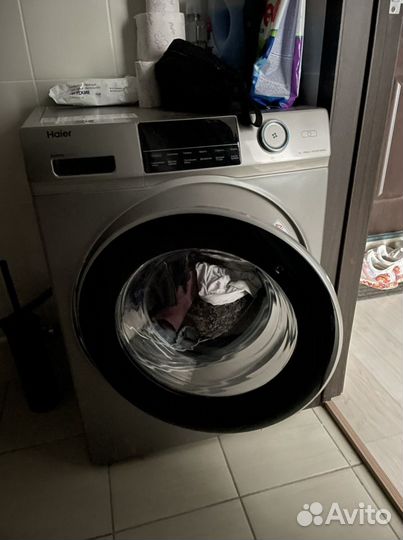 Стиральная машина узкая Haier HW70-bp12969as