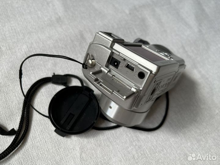 Цифровой фотоаппарат Olympus C-770 Ultra Zoom