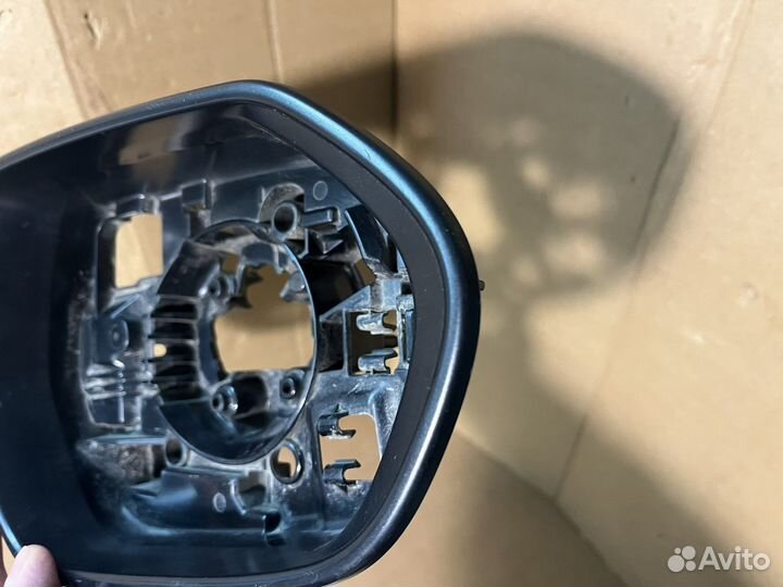 Корпус R зеркала Toyota Camry 70