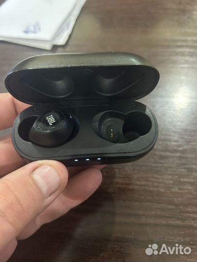 Беспроводные наушники jbl
