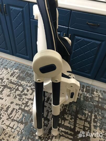 Стульчик для кормления capella