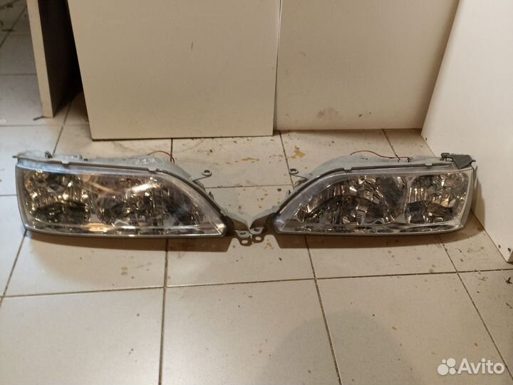 Фара Toyota Mark 2 GX100 qualis