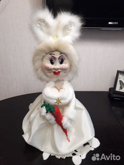 Минибар. Баба на чайник. Ручная работа