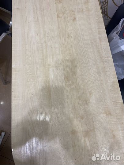 Маникюрный стол