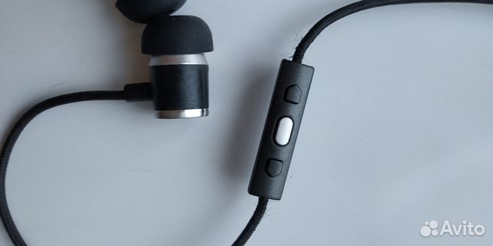 Наушники проводные