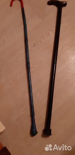 Костыли деревянные, трости и круг от пролежней