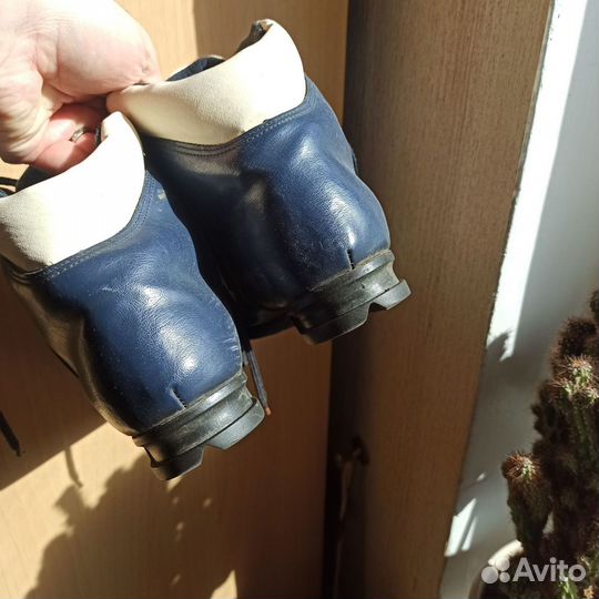 Лыжные ботинки классические