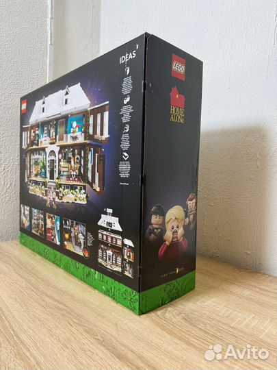 Lego 21330 Один дома