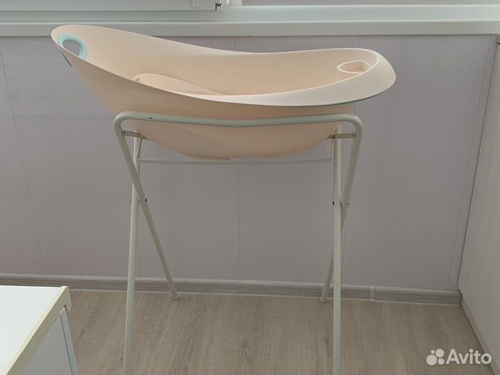 Детская ванночка для купания с подставкой