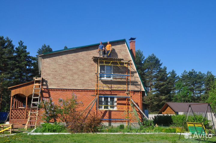 Плотники, строители