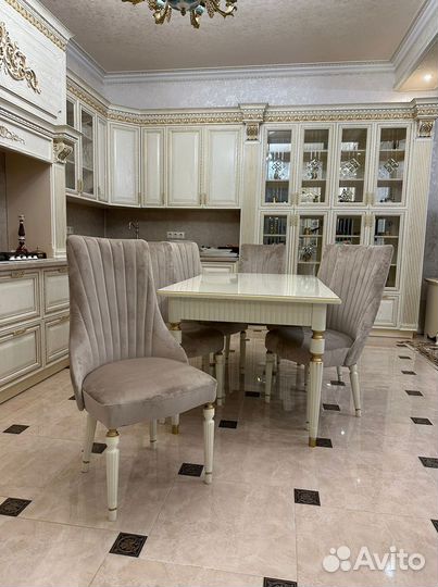 Комплект стол и стулья. В наличии