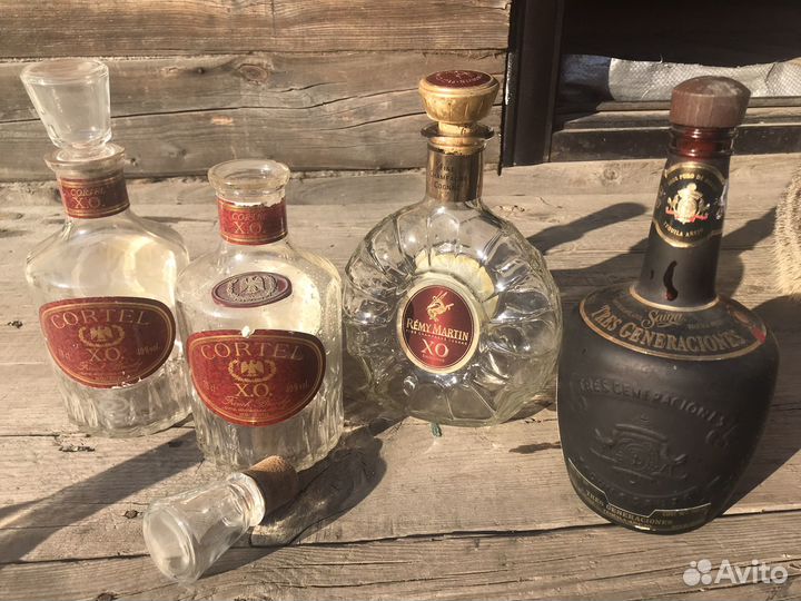 Пустые бутылки из под элитного алкоголя